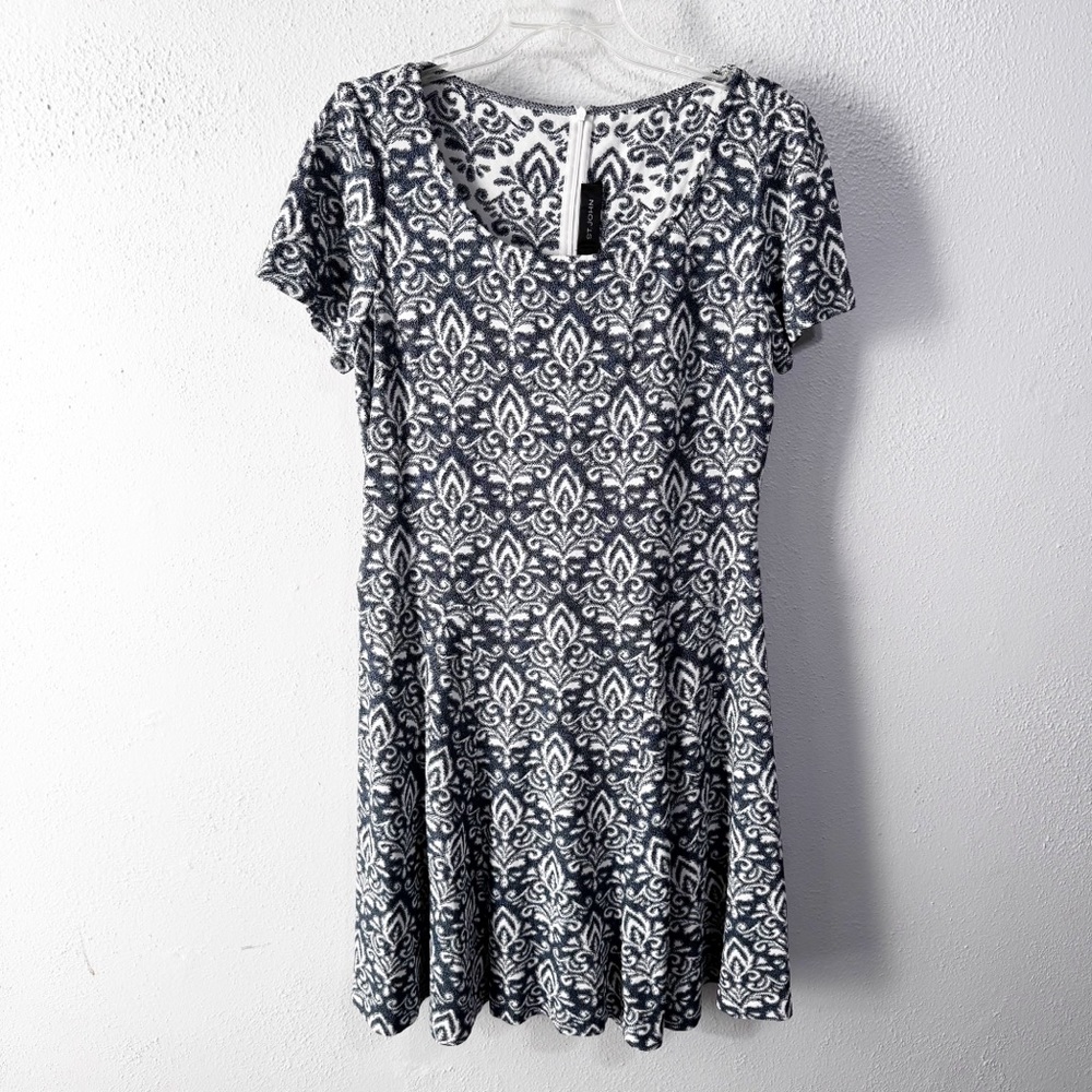 St John Gray and White Patterned fit and flare dress size 10
